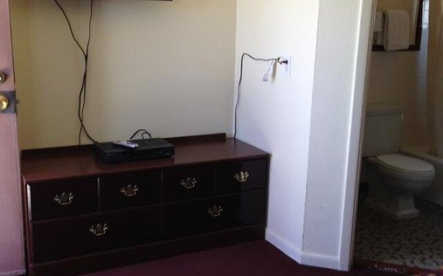 National 9 Inn Farmington