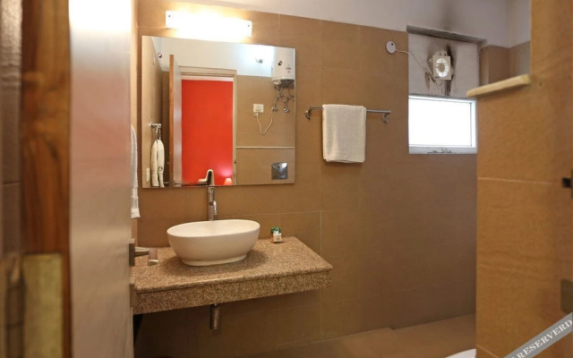 OYO Flagship Noida Golf Course