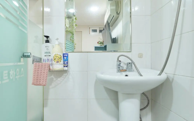 Snowflower Guesthouse