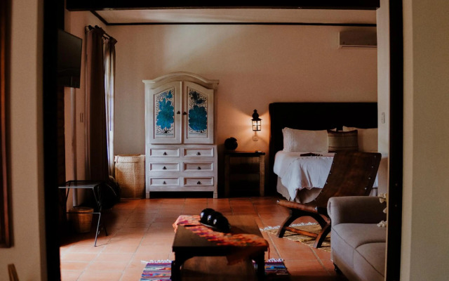 Casa de Adobe Gallery & Luxury Boutique