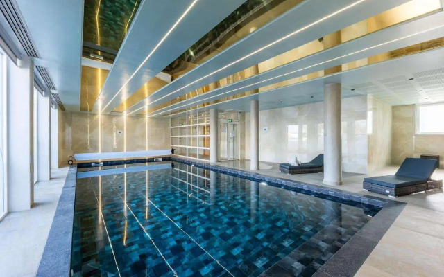 Brit Hotel Privilège Paris - Rosny