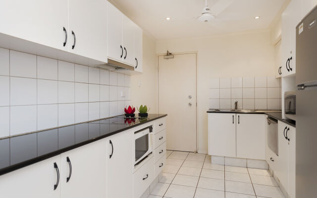Darwin Executive Suites & FREE CAR
