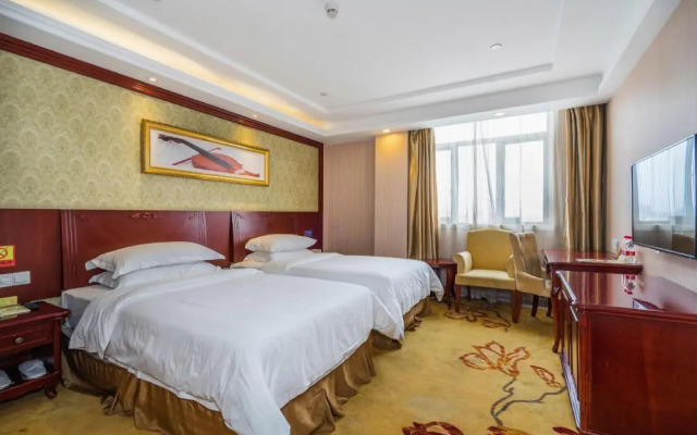 Vienna Classic SH Jinshanwei Railway Station