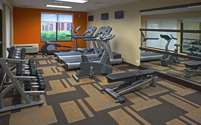 Courtyard by Marriott Hamilton