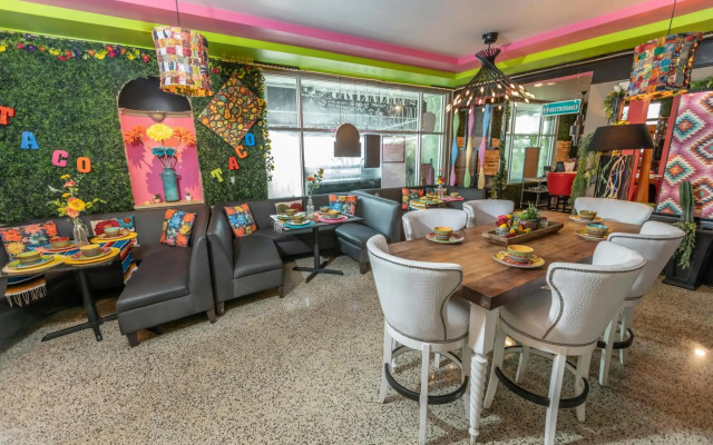 Catalina Hotel & Beach Club