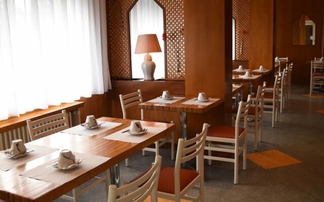 Hotel Continental - Contact Hotel