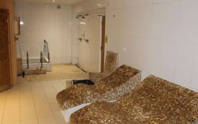 Clover Spa and Hotel