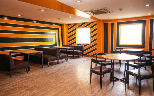 Hotel Noida Grand 121
