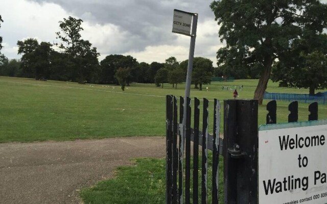 A Comfortable Studio on Pavillion Way Burnt Oak