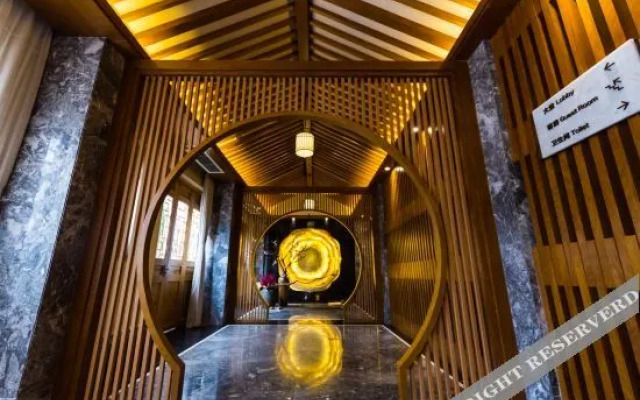 The Jade House · Hongjin