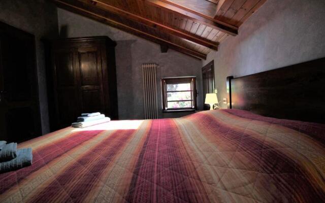 A Lovely Picture on the Lake