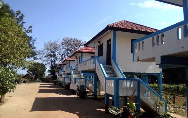 Wangnamkam Riverside Resort