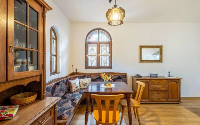 Lovely 5-bed Authentic House in the Arbanasi
