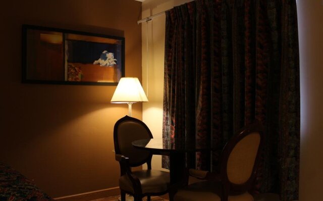 American Inn & Suites