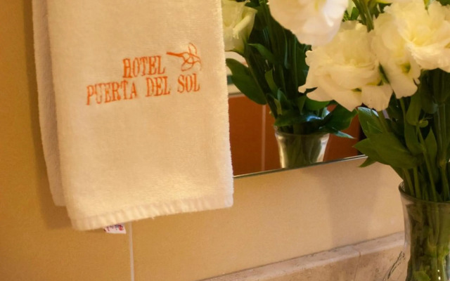 Hotel Puerta Del Sol