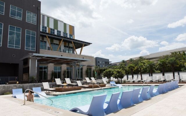 Chic Apts at The Domain by WanderJaunt