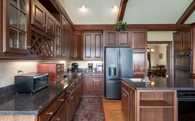 Vista View Lodge - 7 Br home