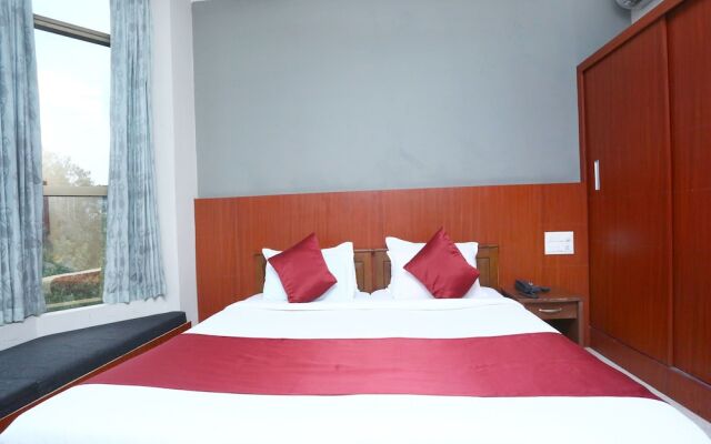 OYO 5075 Khaleej Residency