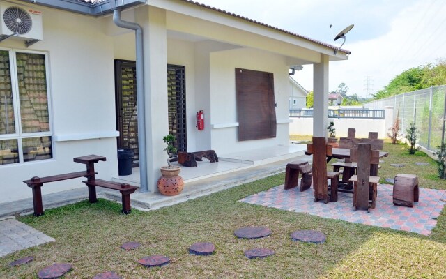 Nur Banglo Homestay Port Dickson