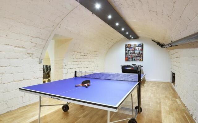 Pick A Flat's Upper Marais Apartments- Rue du Faubourg Saint-Martin