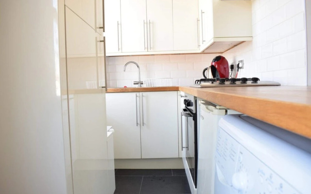 2 Bedroom Flat Near Notting Hill