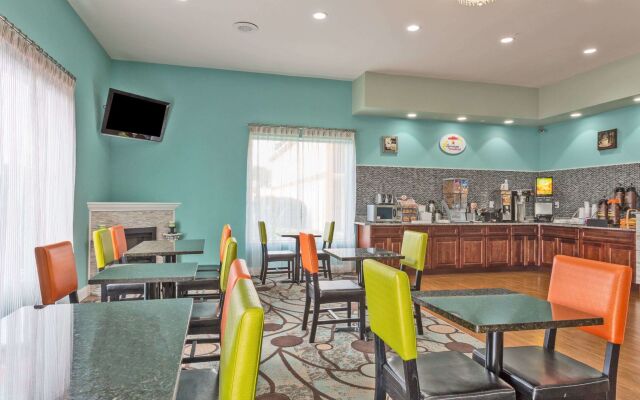 Red Roof Inn Savannah - Richmond Hill/ I-95