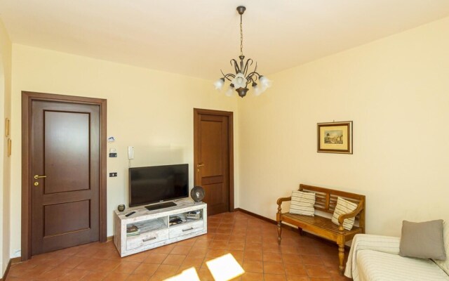 Al Palmento - Ancient Sicilian Millstone at the Foot of Etna