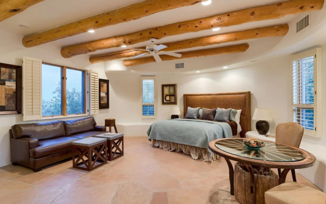 Carefree Oasis - Four Bedroom Home