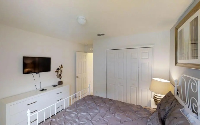 Crystal Cove Resort
