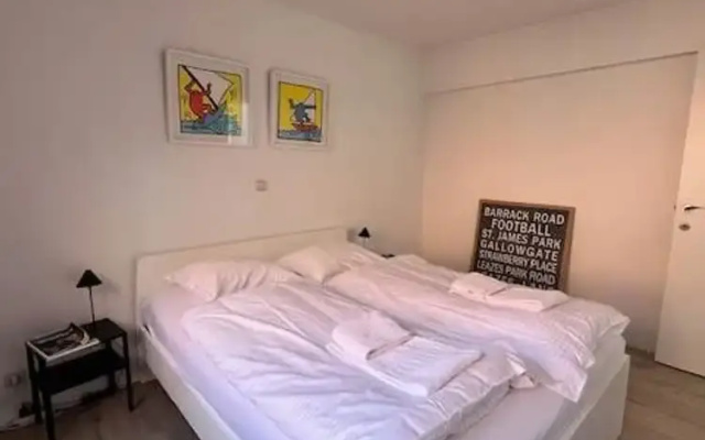 Huswell - Bright Beach Retreat With Balcony