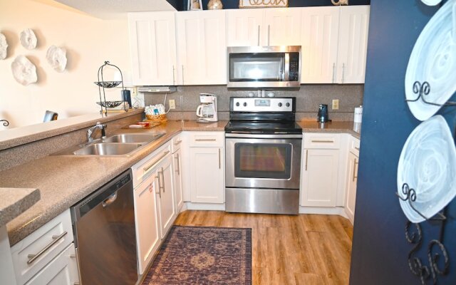 Pelican Beach 1506 1 Bedroom Condo by Pelican Beach Management