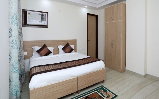 Oyo 9380 Near Artemis Hospital