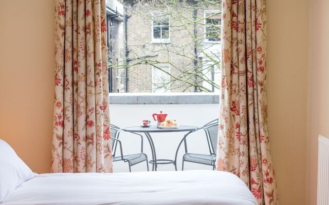 A Place Like Home - 2 Bedroom Apartment in Chelsea