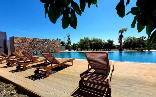 Kambaniru Beach Hotel & Resort