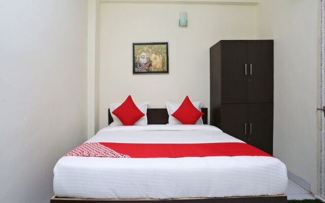 OYO 12127 Radhika Palace