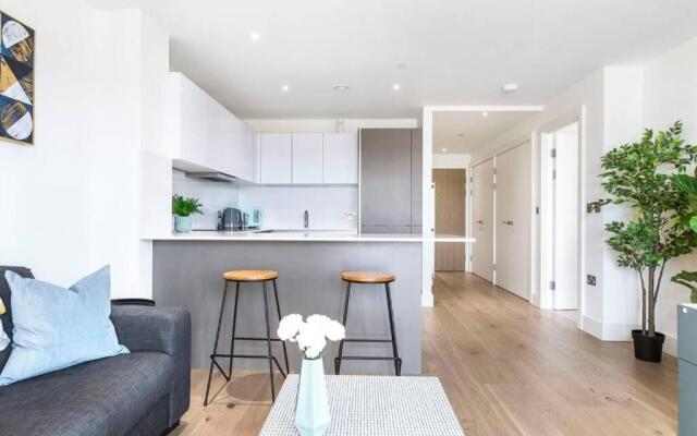 One Bedroom Modern Apartment Next to Wembley Stadium!