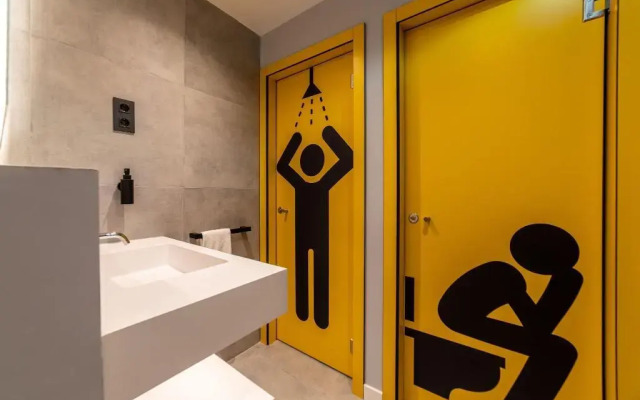 Petit Hostel La Latina - Adults Only