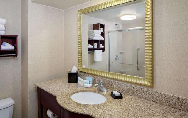 Hampton Inn by Hilton Philadelphia / Willow Grove
