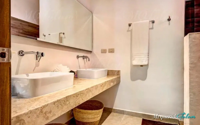 Deluxe Apartment Near Beach With Rooftop Pool