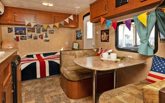 Pohang Guryongpo Uni's Bada Caravan