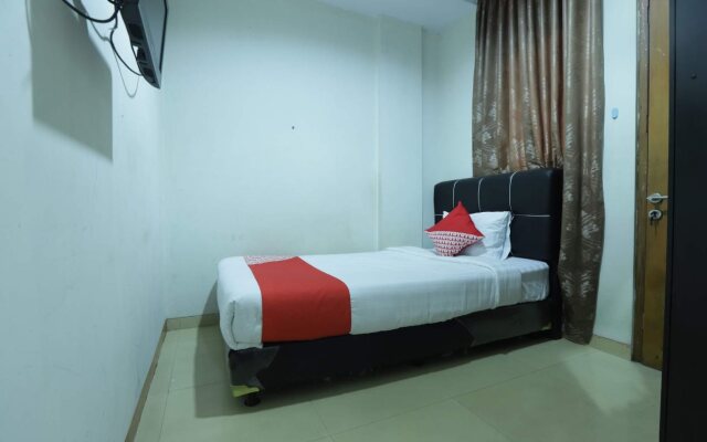 OYO 176 Near Cideng Virgo Residence