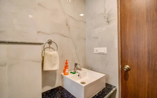 Fabhotel Moubani Residency