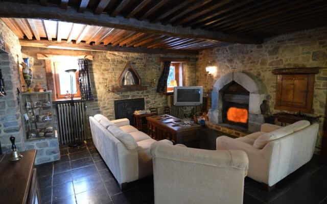 Charming Holiday Home in Halleux with Garden