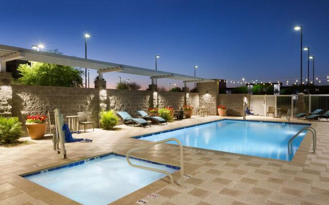 Home2 Suites by Hilton Glendale - Westgate