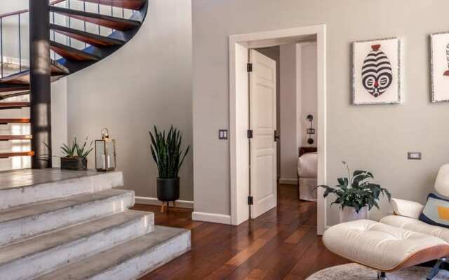 w 3BR Duplex Penthouse With Private Pool