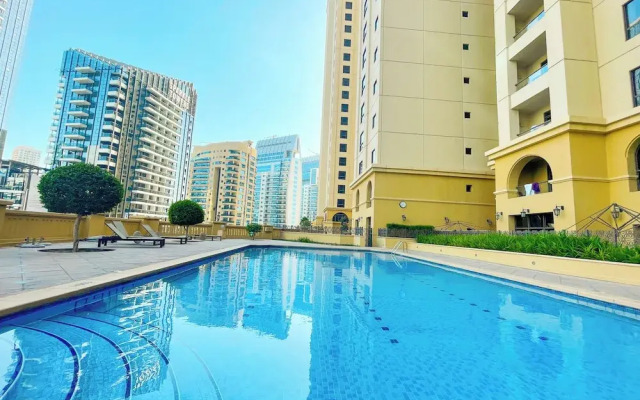 HAPPY SEASON I Amwaj apartment