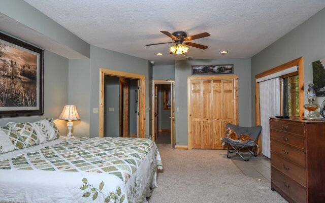 Cozy Cabin 4 Bedroom House