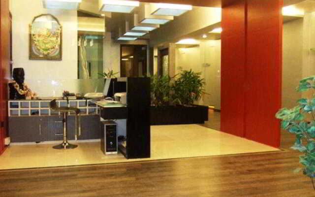 T.A.P Silver Square