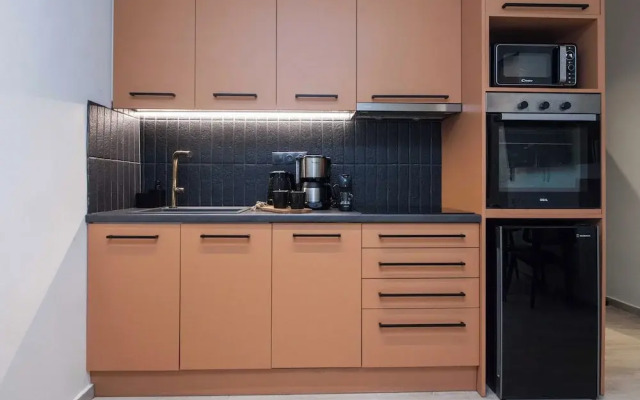 Lovely Brand New Studio byVictoria Metro