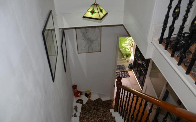 Averon House